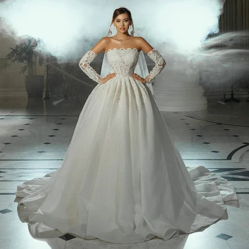 White A-Line Wedding Dresses Strapless Appliques Princess Satin