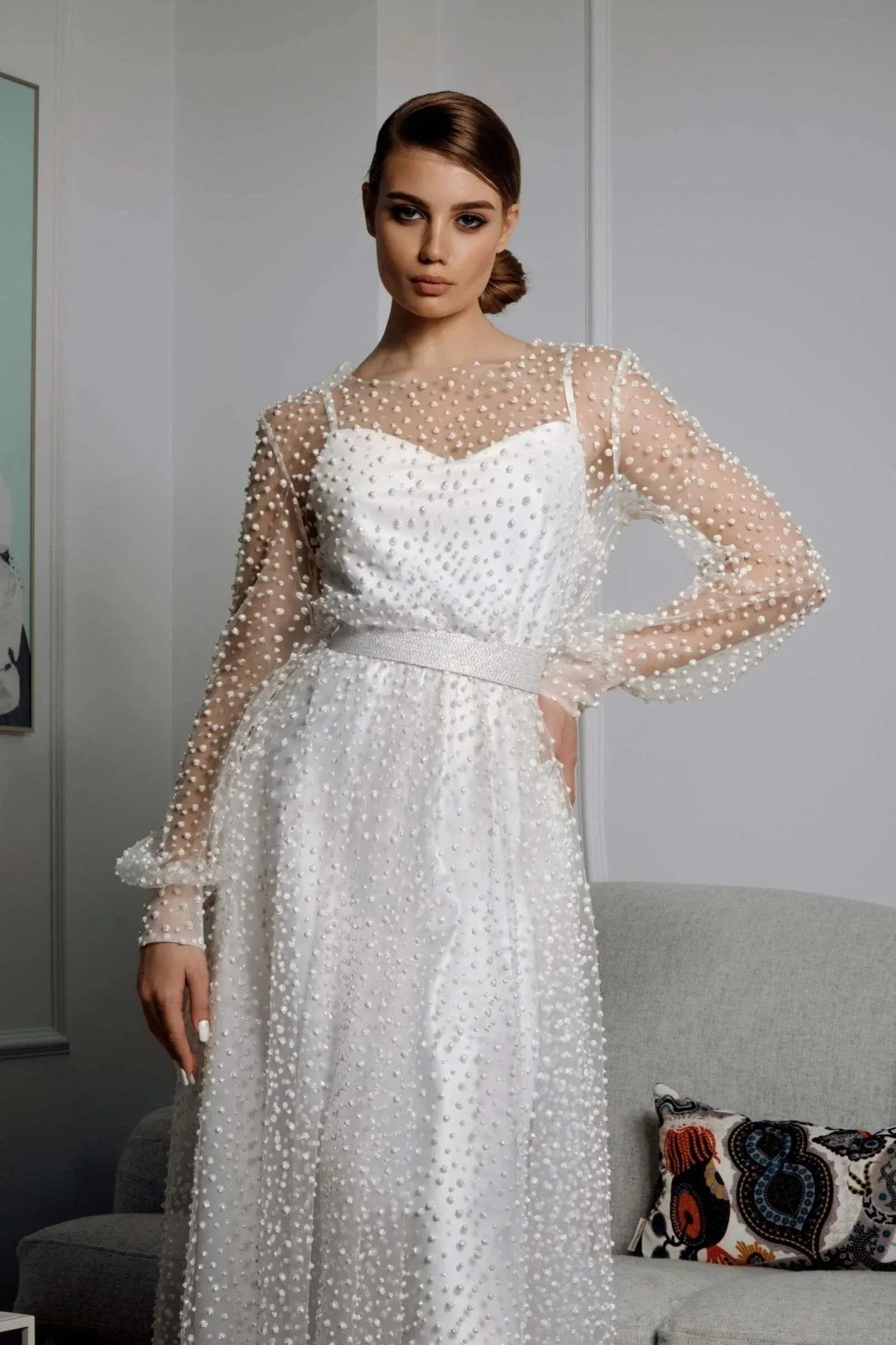 Charmante robe de mariée de plage avec silhouette courte