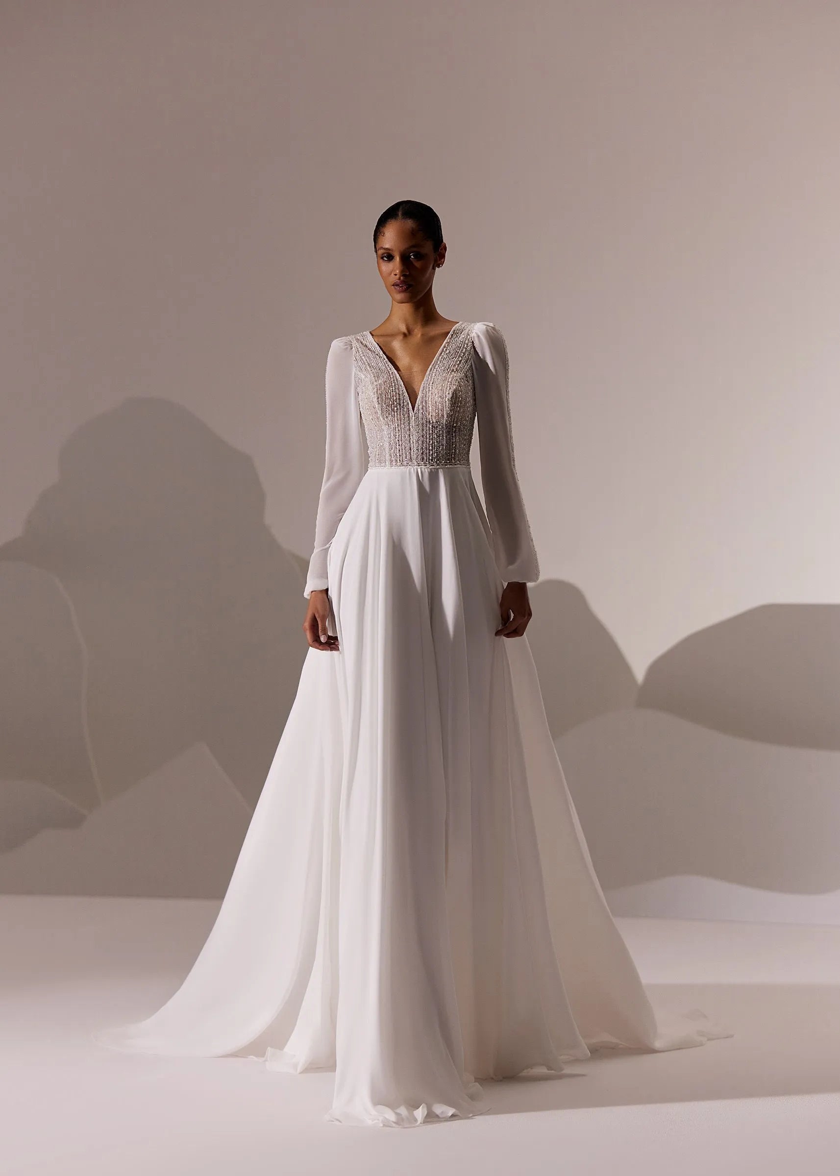 Robe de mariée bohème en mousseline de soie, col en V, dentelle