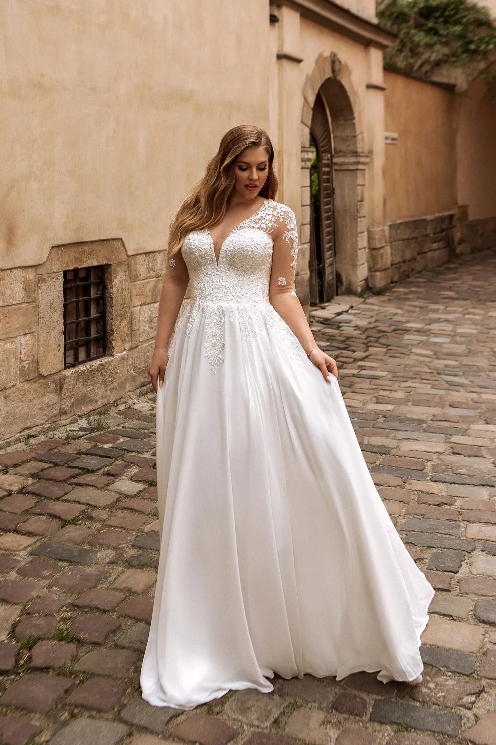 Long Sleeve Plus Size Wedding Dresses For Beach Wedding Long