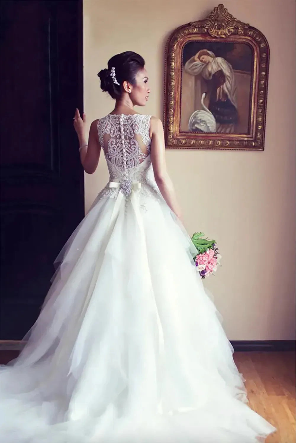Sleeveless A Line Tulle Wedding Dresses Embroidery Beaded Bridal Gowns with Buttons Back Custom Made Vestido De Noiva