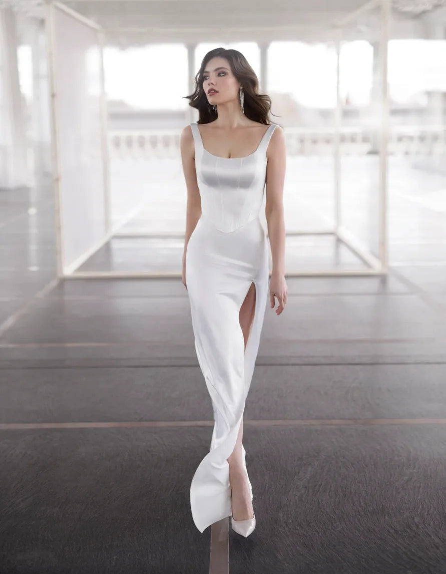 Simple Sleeveless Square-Neck Sheath Wedding Dress Zipper Back Floor Length High Side Slit Bridal Gown Custom Made 20w