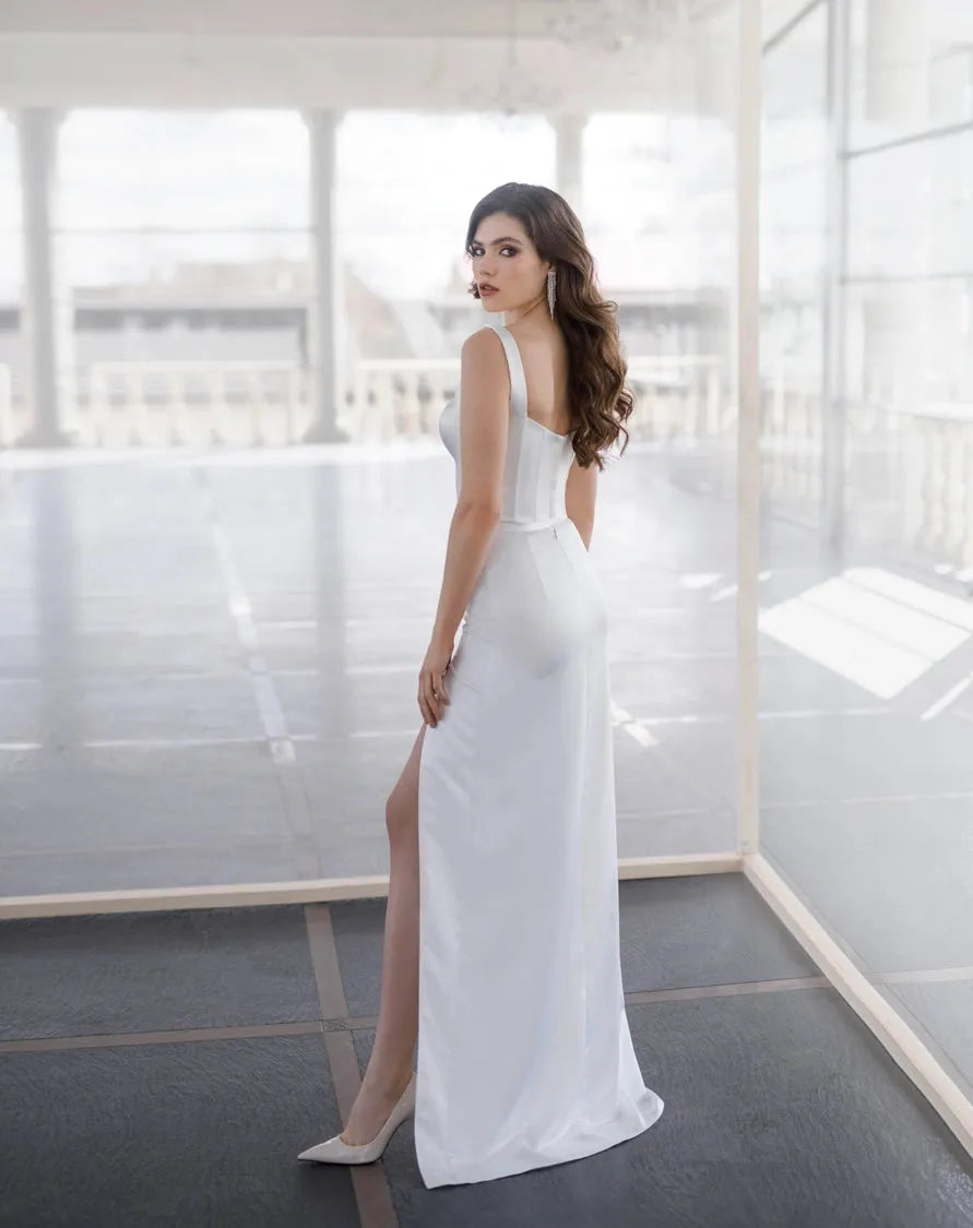 Simple Sleeveless Square-Neck Sheath Wedding Dress Zipper Back Floor Length High Side Slit Bridal Gown Custom Made 20w