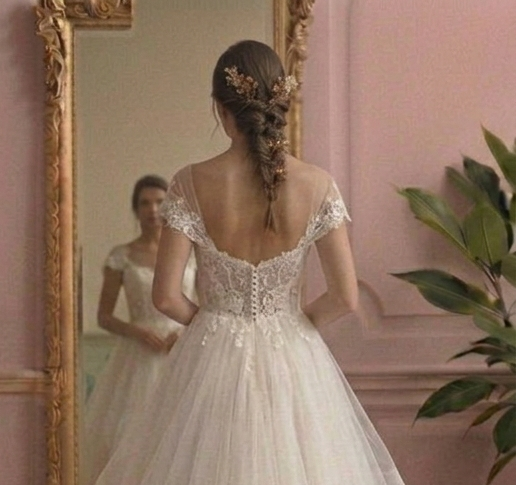 Princess A-Line Wedding Dress Layered Tulle Romantic Bridal