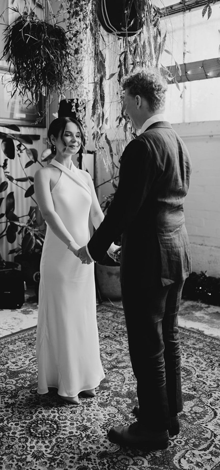 Vestido de novia de satén sin mangas con cuello Halter para playa, vestido de novia elegante hasta el suelo, línea A, para playa