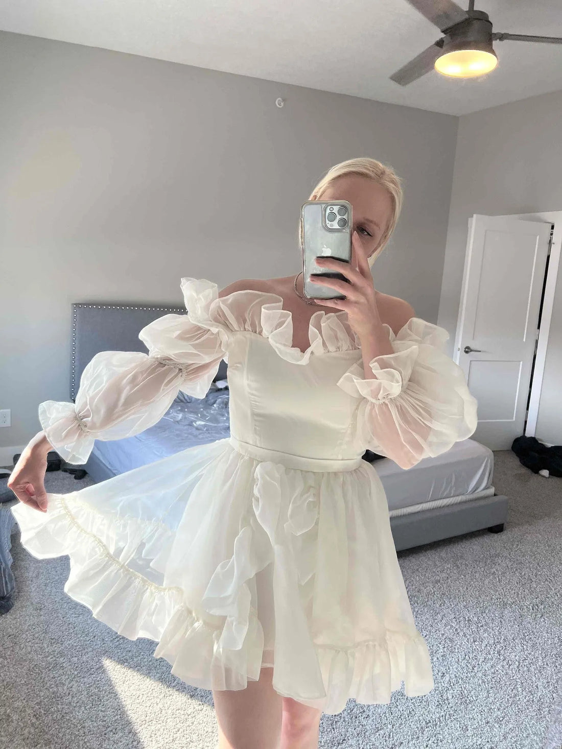 Off-Shoulder Puff Sleeves A-Line Mini Wedding Dress For Women Sheath Zipper Back Above Knee Short Bridal Gown Custom Made White 20w