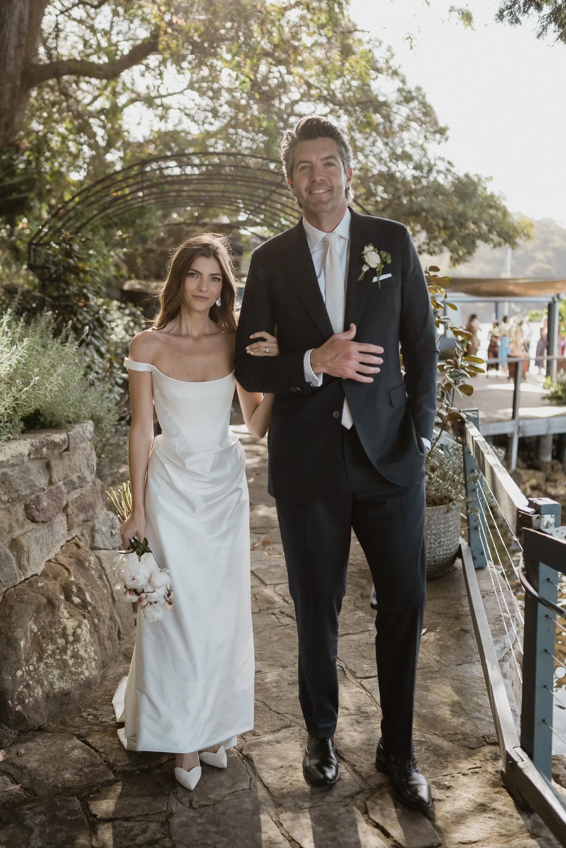 Beach Satin Wedding Dress Sexy Off The Shoulder Formal Pleat Square Collar Vintage Backless Zipper Floor-Length Bridal Growns 20w