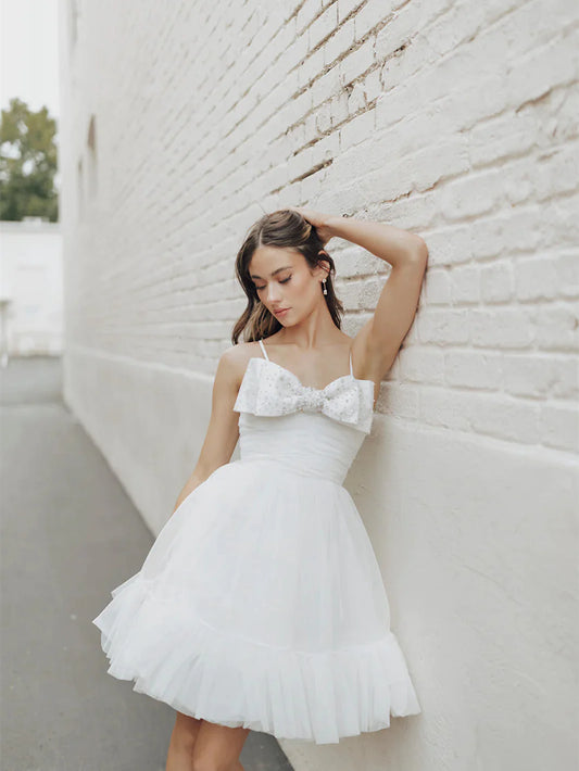 Vestido de fiesta de boda de tul con volantes, minilongitud con lazo y cuentas, tirantes finos, vestido de novia de princesa sin mangas por encima de la rodilla