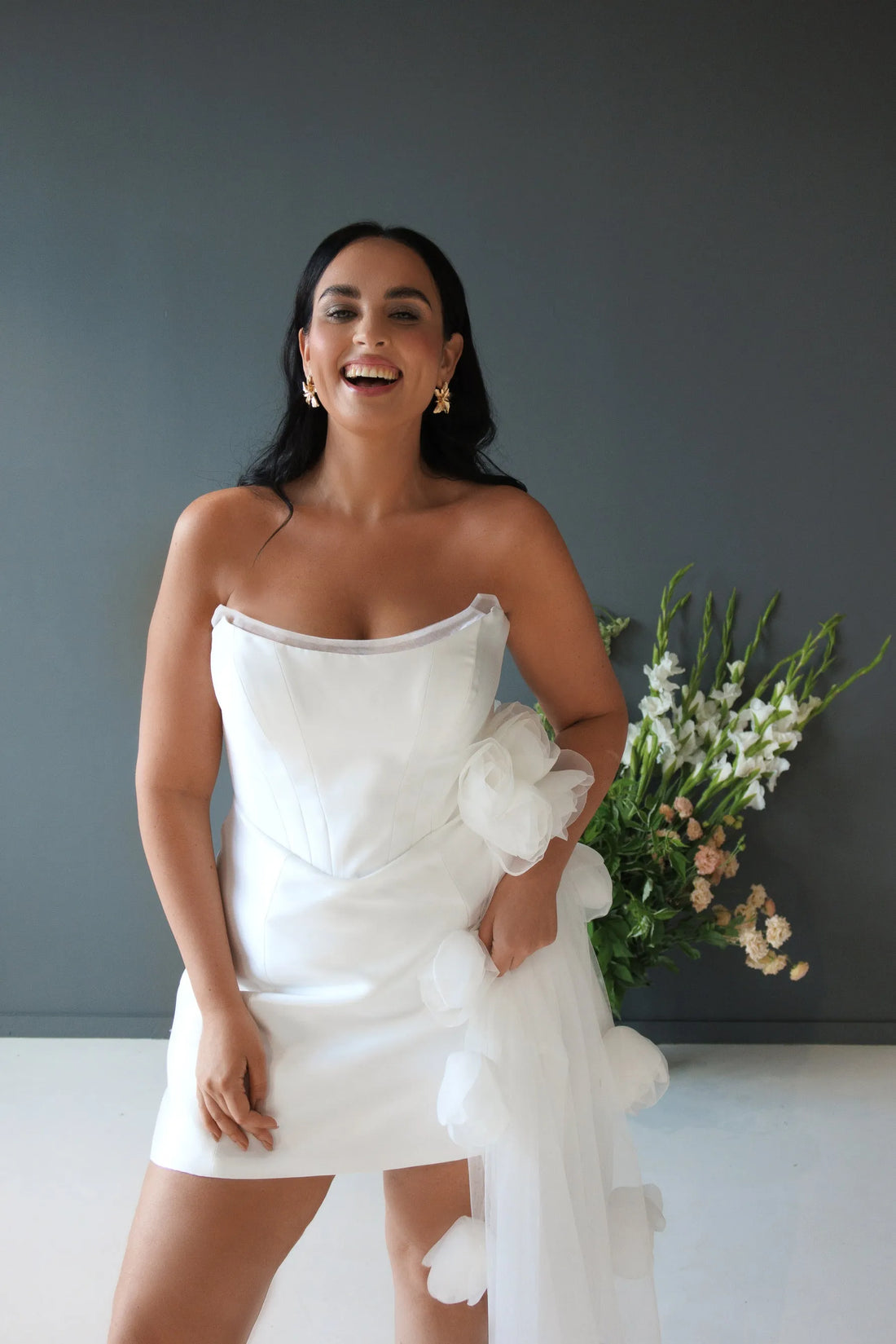 Short Wedding Dress with a Decorative Skirt with 3D Flowers Court Train Bridal Gowns Vestido De Novia Mermaid Princess Satin