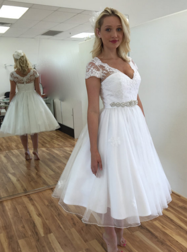 New Desigh Short Sleeves Lace Wedding Dresses Short Tulle Bridal Gowns Vestido De Novia