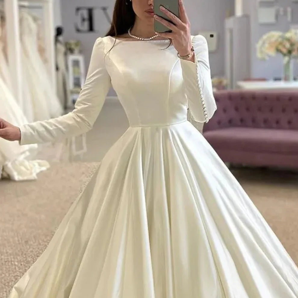 Abiti da sposa principessa A abiti da sposa a collo in barca a manica lunga eleganti abiti da matrimonio in raso con bottoni romantici