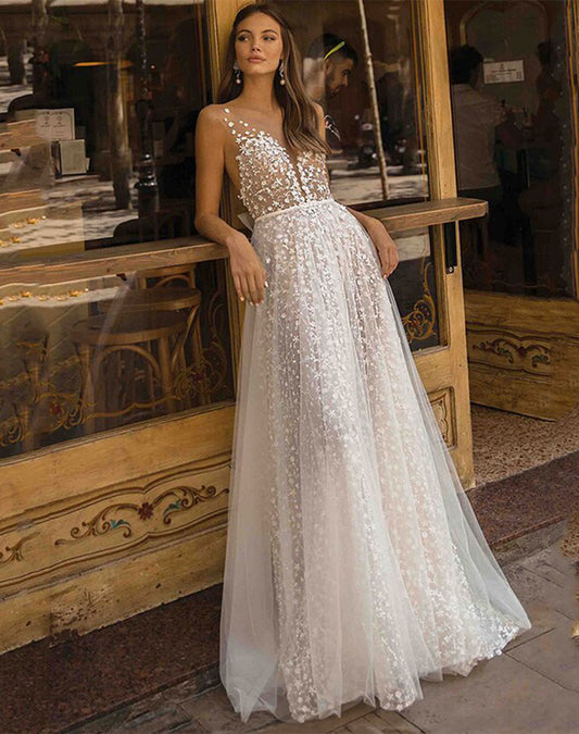 Delicate Lace Beach Wedding Dresses Plunging Neckline Illusion Boho Bride Dresses Bow Back A-Line Tulle Wedding Gowns