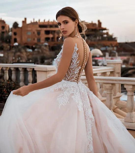 A-line Wedding Dresses Lace Appliqued Tulle Bohemian Bridal Gowns Sleeveless Beach Wedding Gown Princess Party Dress