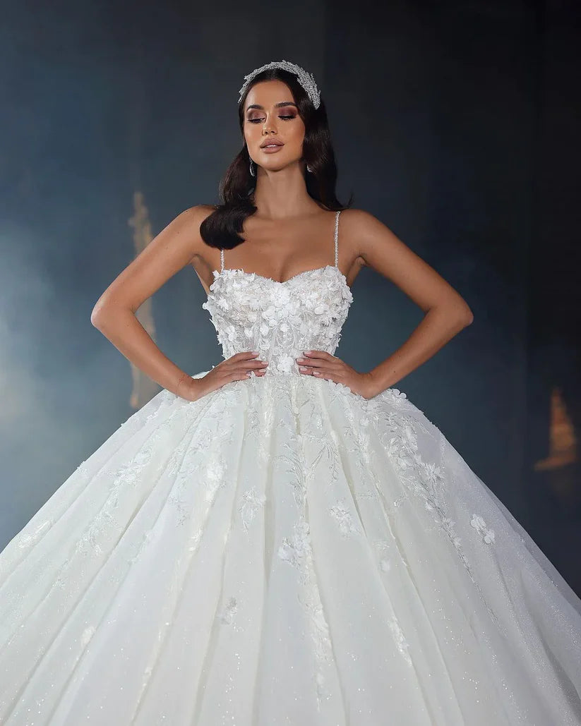 Abiti da sposa in pizzo glitter cinghie spaghetti con fiori 3d luccicanti abiti da sposa gonfio