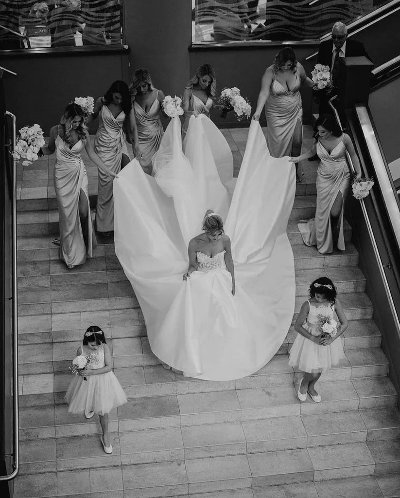 Vestidos de novia de princesa de satén con escote en forma de corazón, vestidos de novia de encaje, tren largo, vestido de baile de boda de marfil 