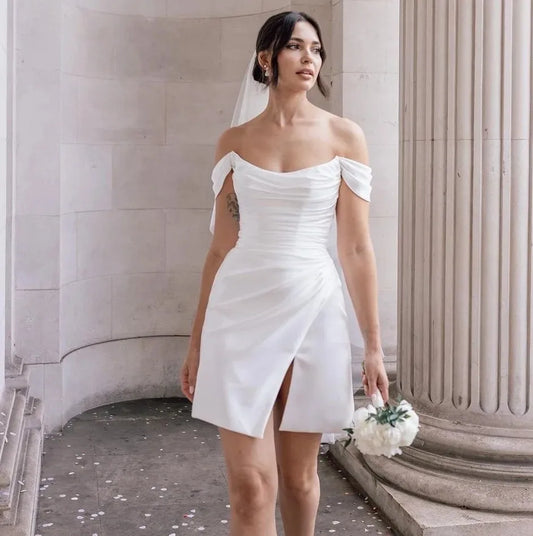 Love Simple Mini Stain Lipit dari Gaun Pengantin Bahu Pendek Di Atas Lutut Sisi Backless Slipt Gaun Pengantin Vestido de Novia