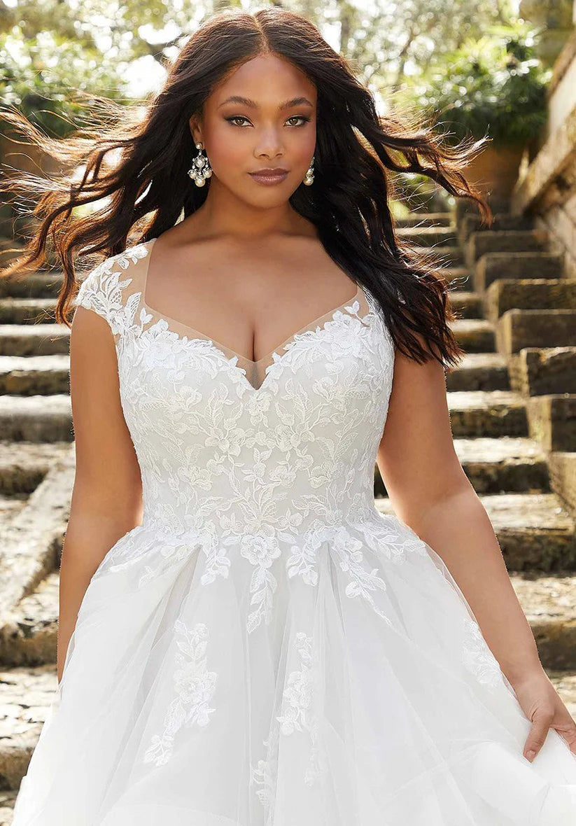 Plus Size Wedding Dress For Big Woman Cap Sleeves V Neck Lace Applique A-Line Button Bride Dresses Vestido De Noiva