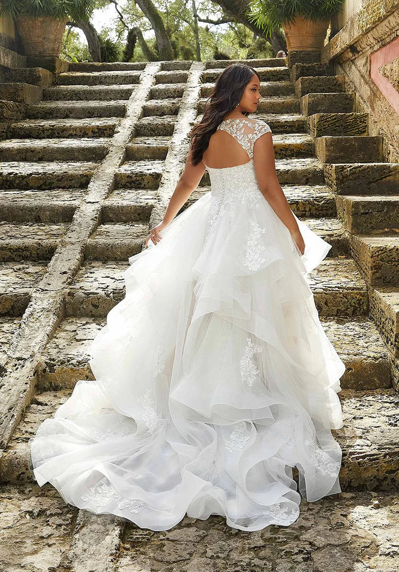 Plus-Größe Hochzeitskleid für große Frau Cap Sleeves gegen Nackenspitze Applique A-Line Button Braut Kleider Vestido de noiva