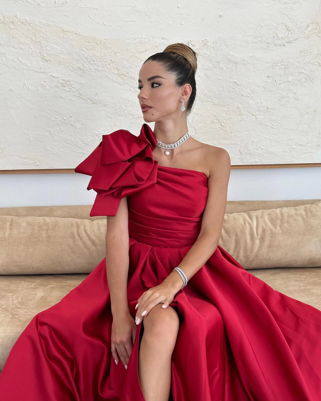 Burgundy One Shoulder فساتين سهره فاخره Elegant Sleeveless Satin Prom Dresses Floor-Length Court Train Vestidos De Noche as pic