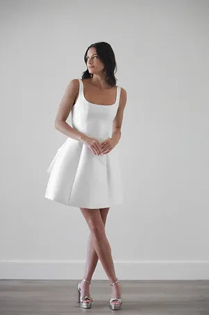 A-Line Mini Brides Party Dresses for Women Square Collar Sleeveless Simple Short Wedding Dresses Backless Bow Prom Gowns