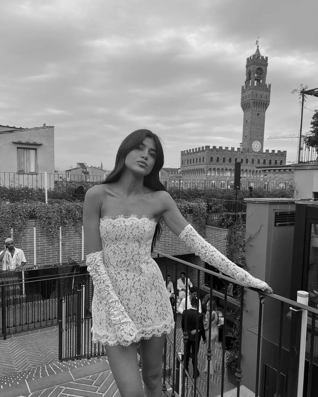 A-Line Wedding Party Dresses Strapless Lace Brides Gowns for Women Cocktail Gowns Mini Bridals Dress vestido de novia White