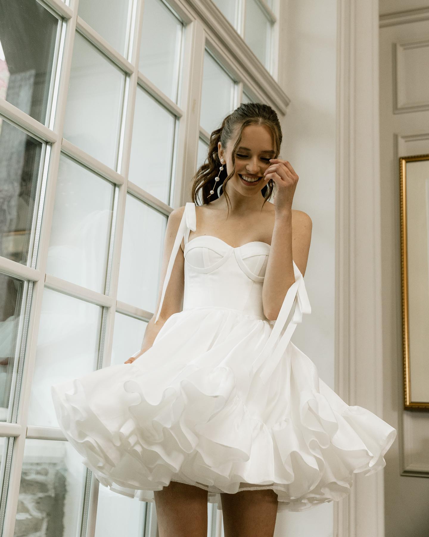 Vestidos de baile mini-de-linha brancos, com correias de arco de coração, vestidos de festa de casamento curtos, vestidos de cocktail de renda ruched para mulheres