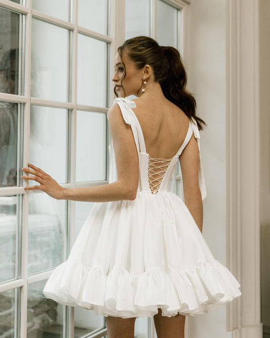 Vestidos de baile mini-de-linha brancos, com correias de arco de coração, vestidos de festa de casamento curtos, vestidos de cocktail de renda ruched para mulheres