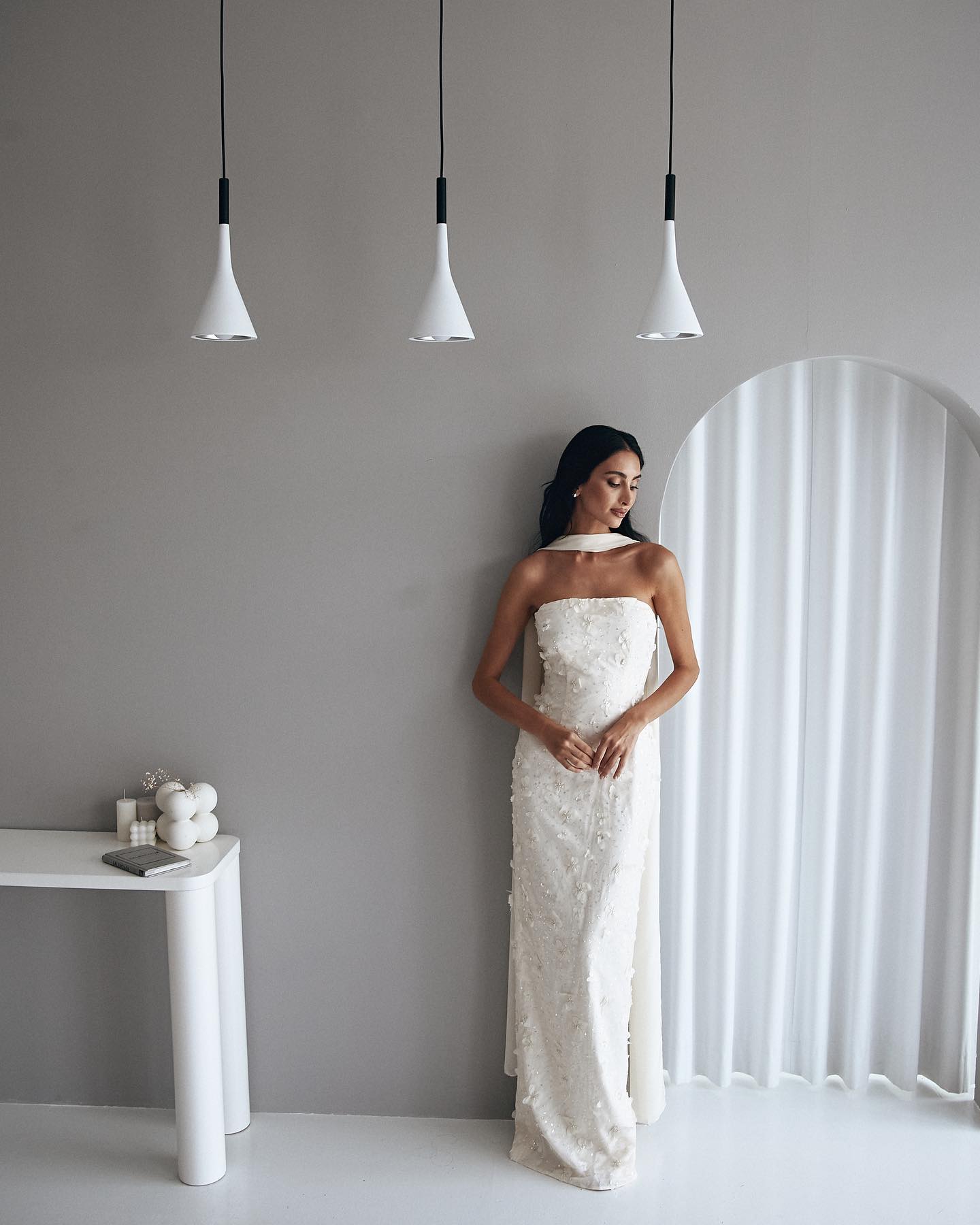 Vestidos elegantes de sirena para fiesta de boda, vestidos de noche sin tirantes con cuentas de mariposa, vestido de ocasión Formal con capa