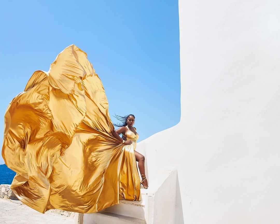 فساتين مناسبة رسمية Vestido De fiesta flotador De seda, cola larga De barrido, Vestidos De fiesta, Vestidos De Noche dorados De lujo con cuello en V