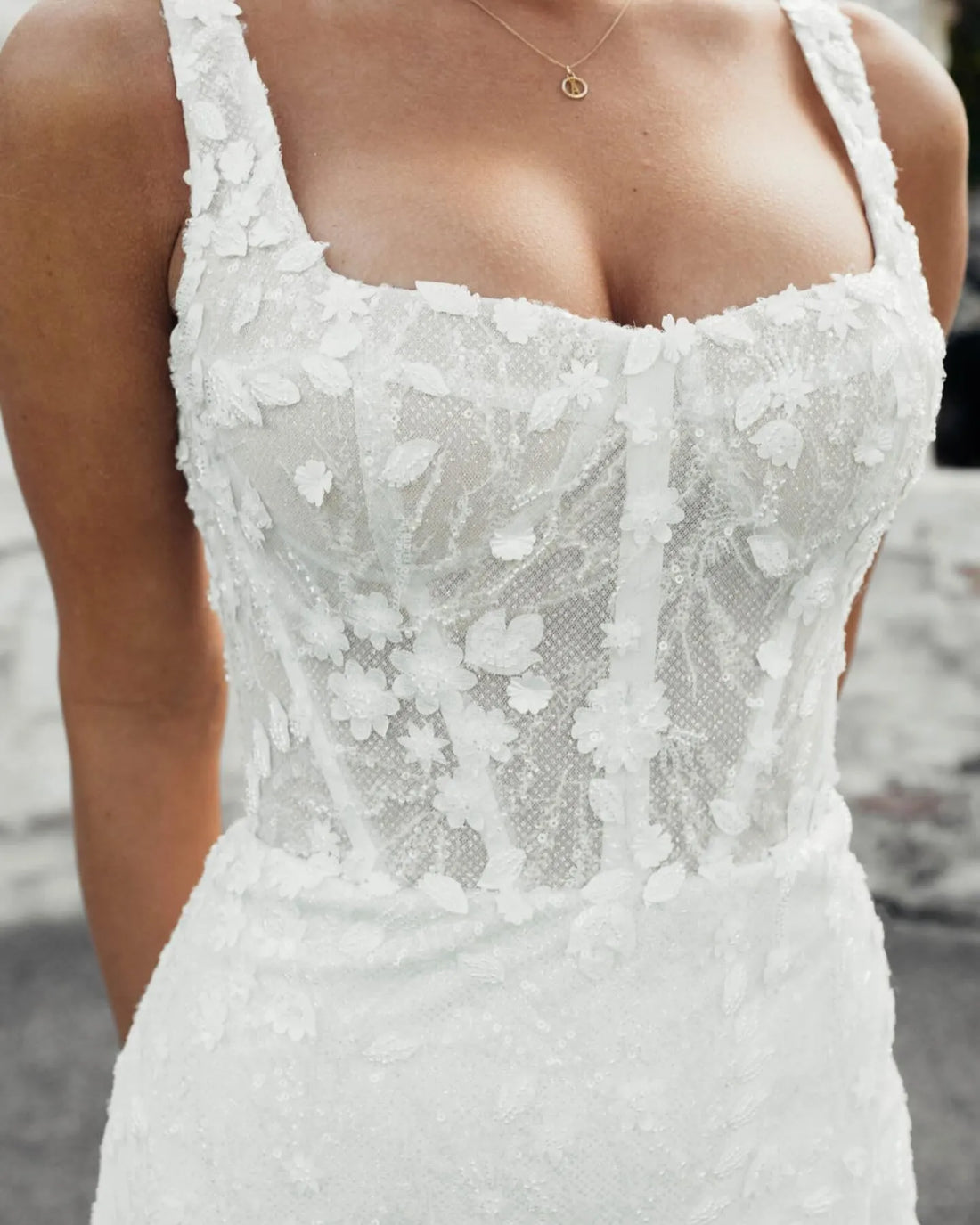 White Mermaid Evening Dresses Sleeveless Flowers Lace Slit Brides Party Gowns Detachable Train Bridals Dresses for Women White 26W