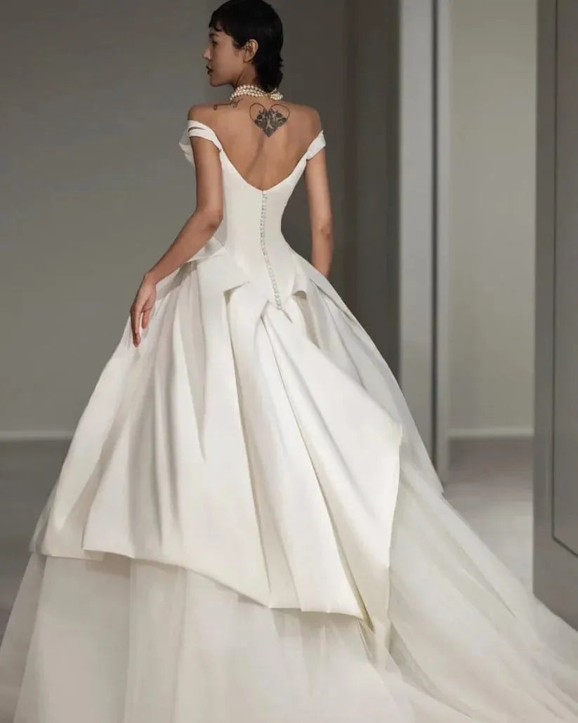 Gaun Perkahwinan Tulle Satin untuk Pengantin V-Neck Dilapisi