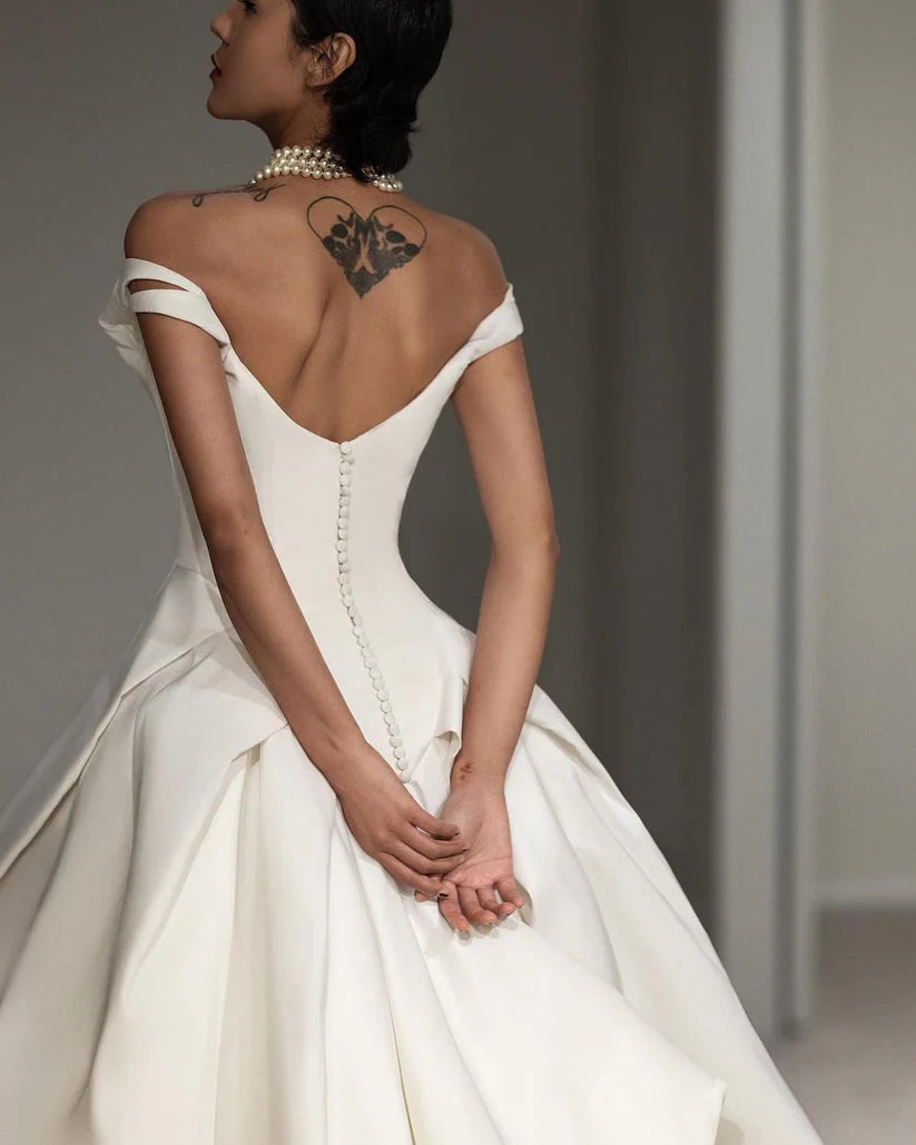 Uma linha de cetim de tule de cetim vestidos de noiva para os botões drapeados de decote em V para vestidos de noiva de Back Bridal, vestidos de partido formal vestidos