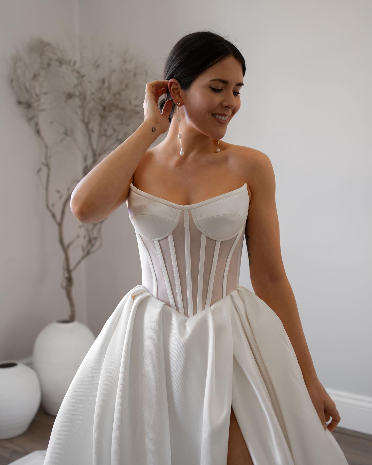 Robe de mariée longue trapèze, élégante, sans manches, en forme de cœur, avec fente latérale haute, avec traîne de balayage, robe d'oiseau