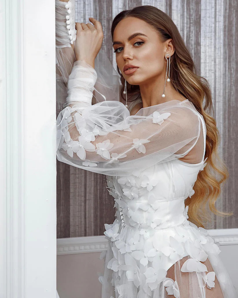 Pearl Bridal Sraine Wedding Suknie dla kobiet Bride Luksusowy niestandardowy Butrobe Butterfly Długość podłogi Budoir Przyjęcie urodzinowe