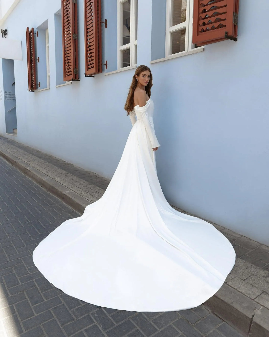Elegant Satin Mermaid White Wedding Dress For Woman Off the Shoulder Bride Gown Strapless Illusion Long Backless High Side Slit 20w