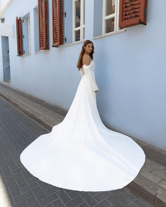 Elegantes Satin -Meerjungfrau weißes Hochzeitskleid für die Frau von der Schulterbraut Kleid trägerlose Illusion Langer rückenfreier hoher Seitenschlitz