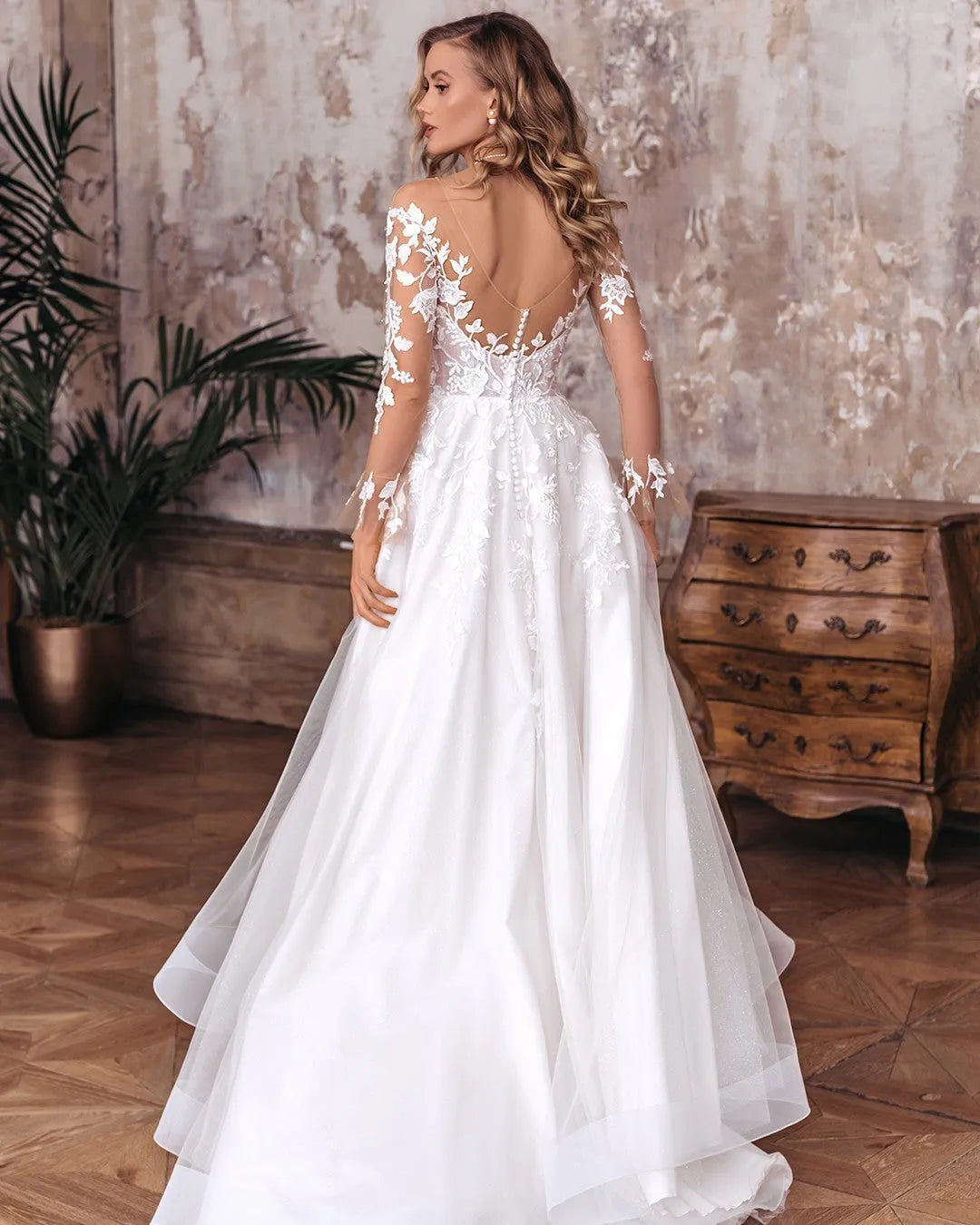 Elegant A-Line Wedding Dress Women Open Back V-Neck Lace Long Sleeve Side Split Tulle Bridal Gown Sweep Train Vestidos De Noiva White 14w