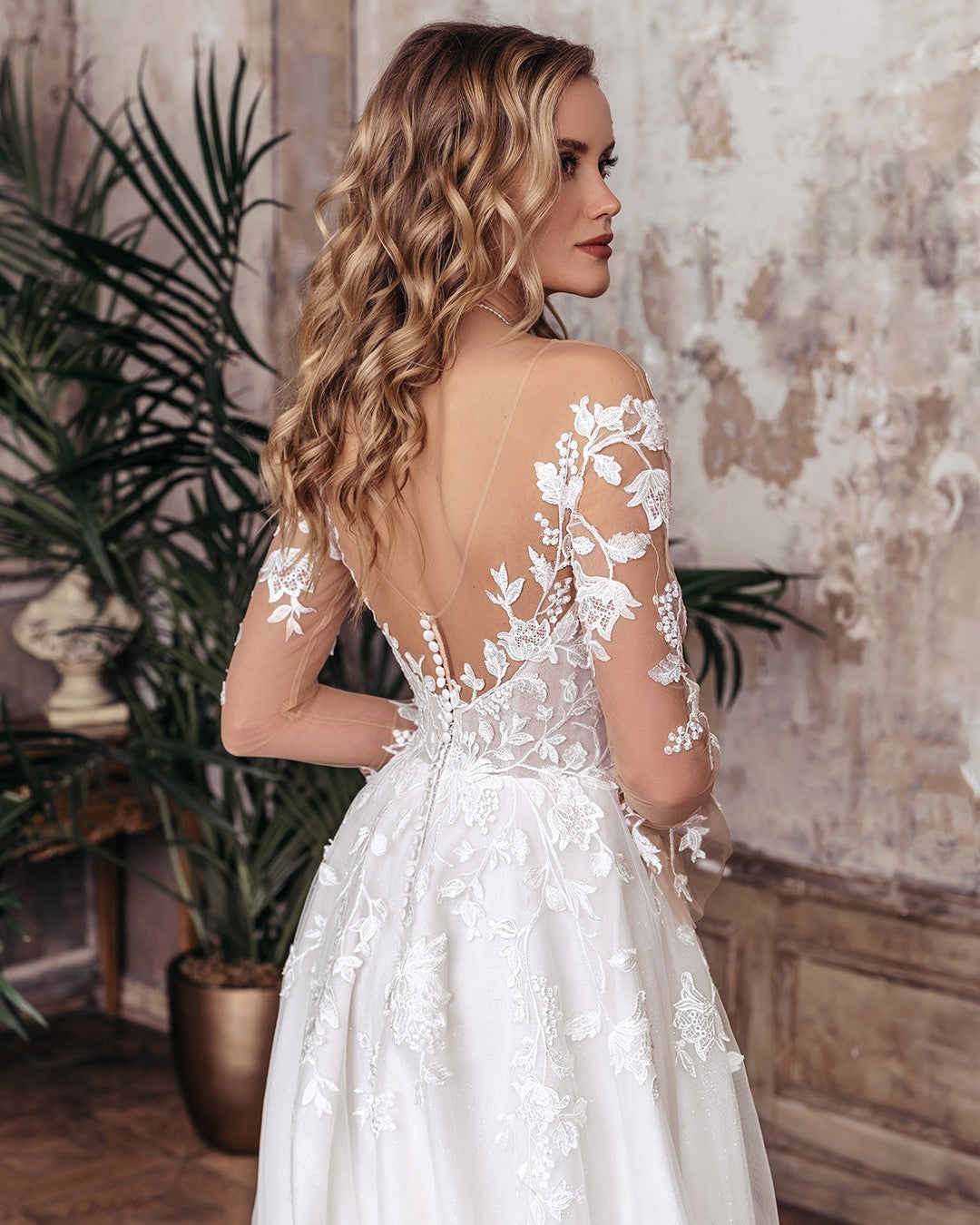 Elegant A-Line Wedding Dress Women Open Back V-Neck Lace Long Sleeve Side Split Tulle Bridal Gown Sweep Train Vestidos De Noiva