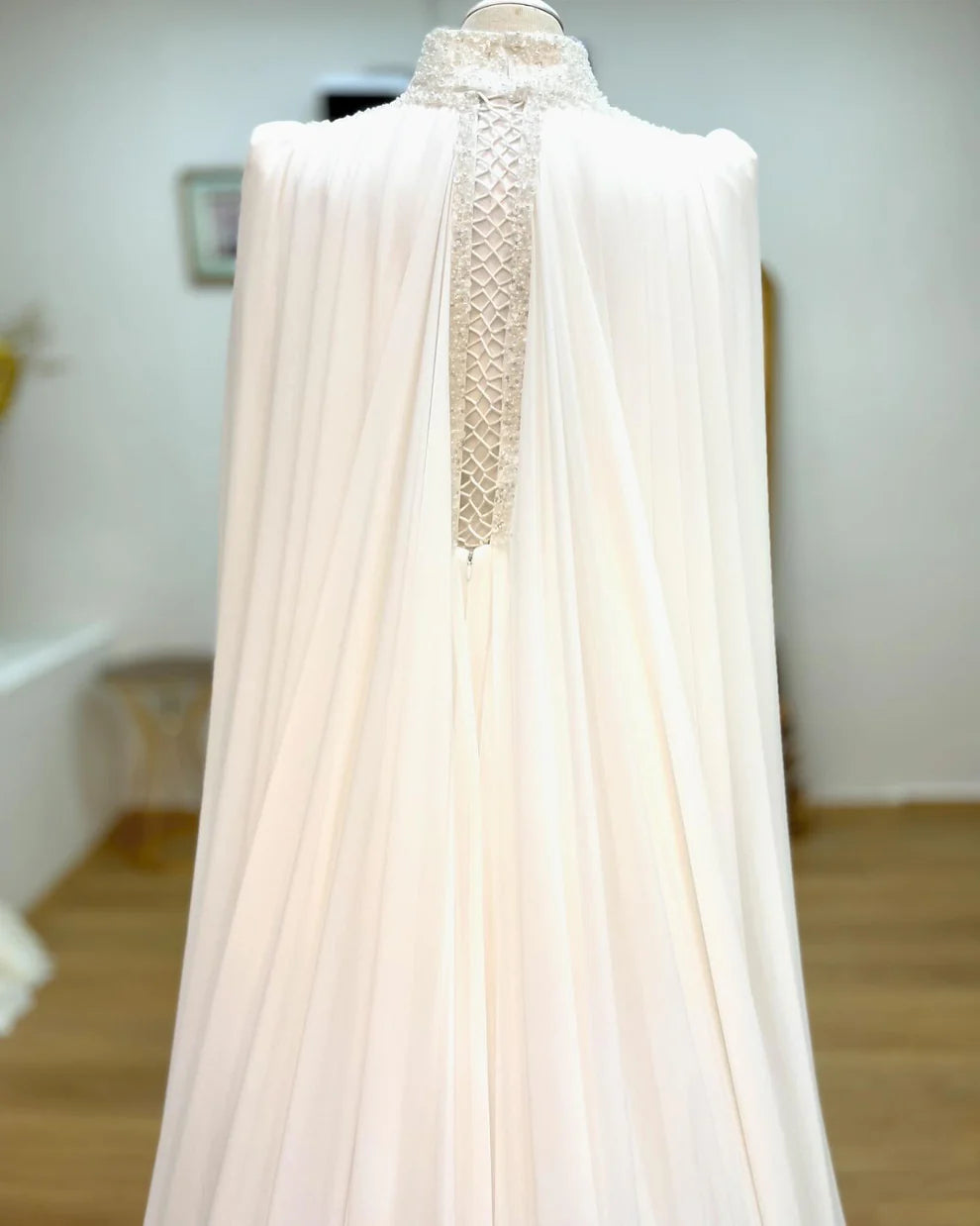 Chiffon elegan lengan gaun pengantin Muslim dengan jubah manik leher tinggi de soirée de mariage gaun pengantin gaun vestidos de novia