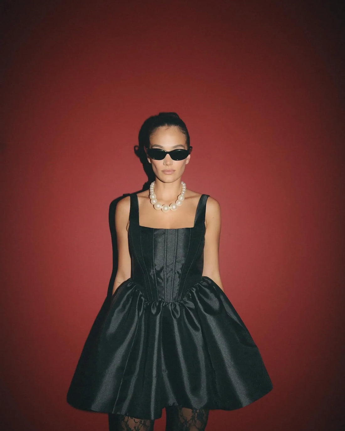 A-Line Wedding Party Dresses Square Collar Sleeveless Ruched Satin Brides Gowns for Women Above Knee Cocktail Prom Dress White