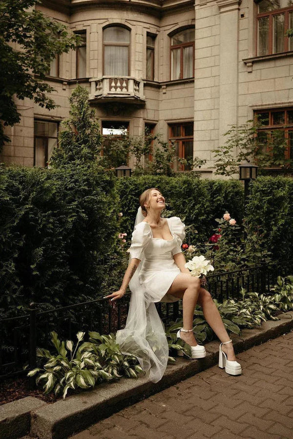 Elegante abito da sposa corto vestito quadrata manica a soffio piega aperta raso semplice abito da sposa sopra il ginocchio giretidos de noiva