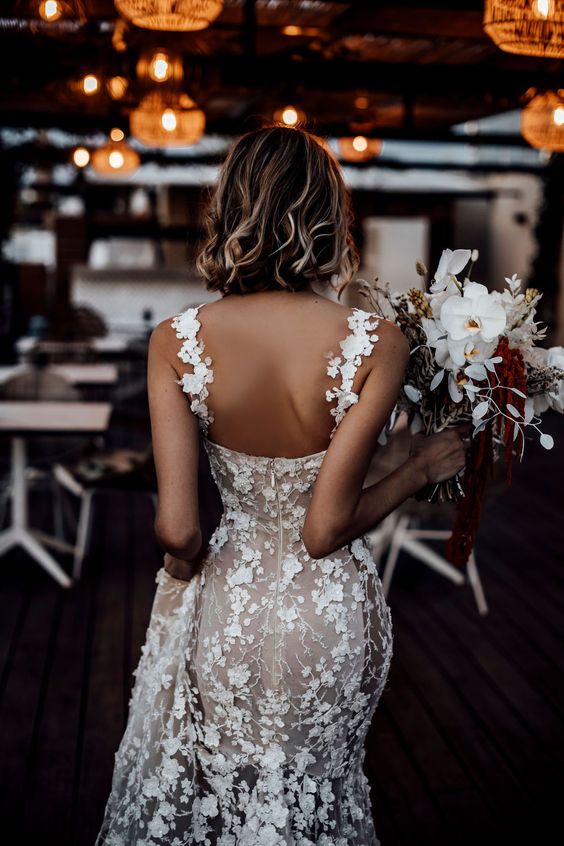 Vestidos de novia de sirena de encaje floral con hombros descubiertos Vestidos de novia de trompeta con lados transparentes Vestidos de novia ajustados con espalda abierta Boho