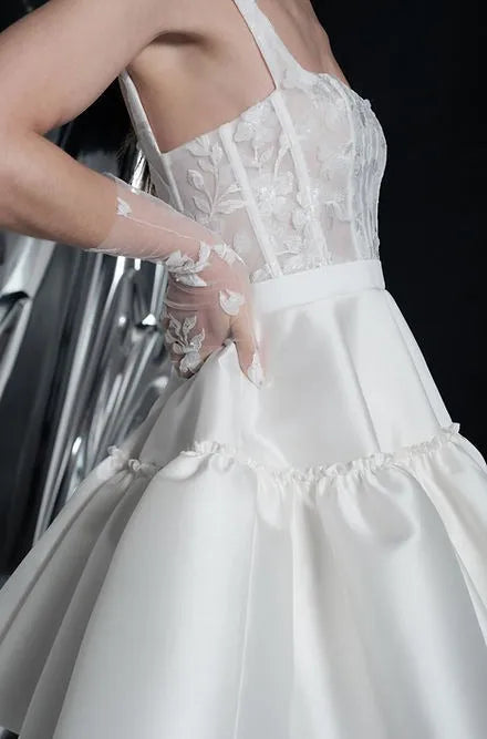 Short Skater Dress Mikado Silk and Flower Embroidery Wedding Dress Modern Princess Bridal Mermaid Vestido De Novia Satin Gown Bow Satin Court Train Satin