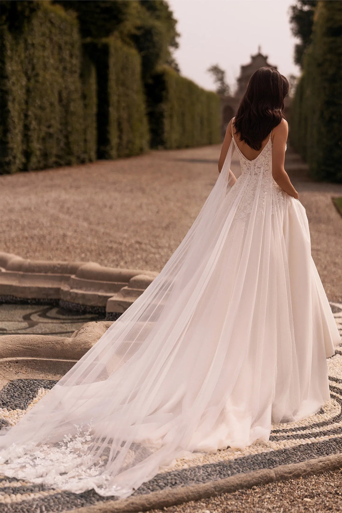 Attractive Spaghetti Straps Modern Princess Gown Bow Court Train Dress Satin Vestido De Novia Mermaid Wedding Dress Satin