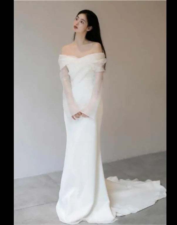 Abito da sposa leggero in raso a sola spalla con abito da sera a maniche lunghe semplice e magra