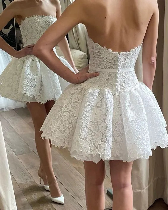 A-Line Short Wedding Dresses Strapless Lace Ball Gown Bride Party Dress for Women Button Bridals Prom Gowns Cocktail Dress White 26W