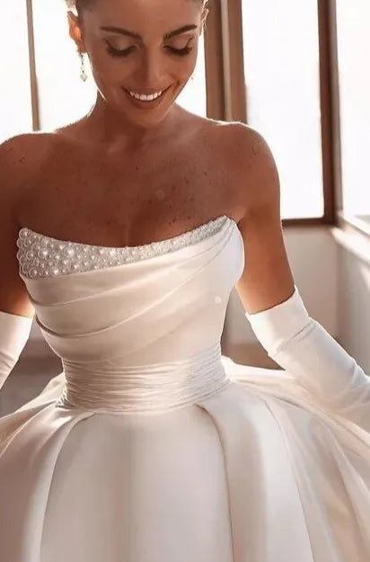 Abiti da sposa di lusso a linea per donna sexy senza maniche in barca satina