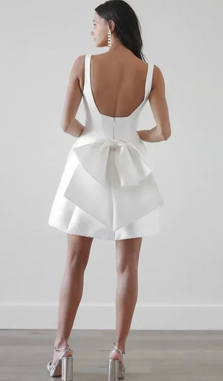 A-Line Mini Brides Party Dresses for Women Square Collar Sleeveless Simple Short Wedding Dresses Backless Bow Prom Gowns White