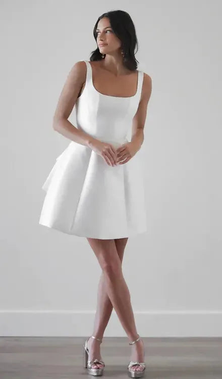 A-Line Mini Brides Party Dresses for Women Square Collar Sleeveless Simple Short Wedding Dresses Backless Bow Prom Gowns White