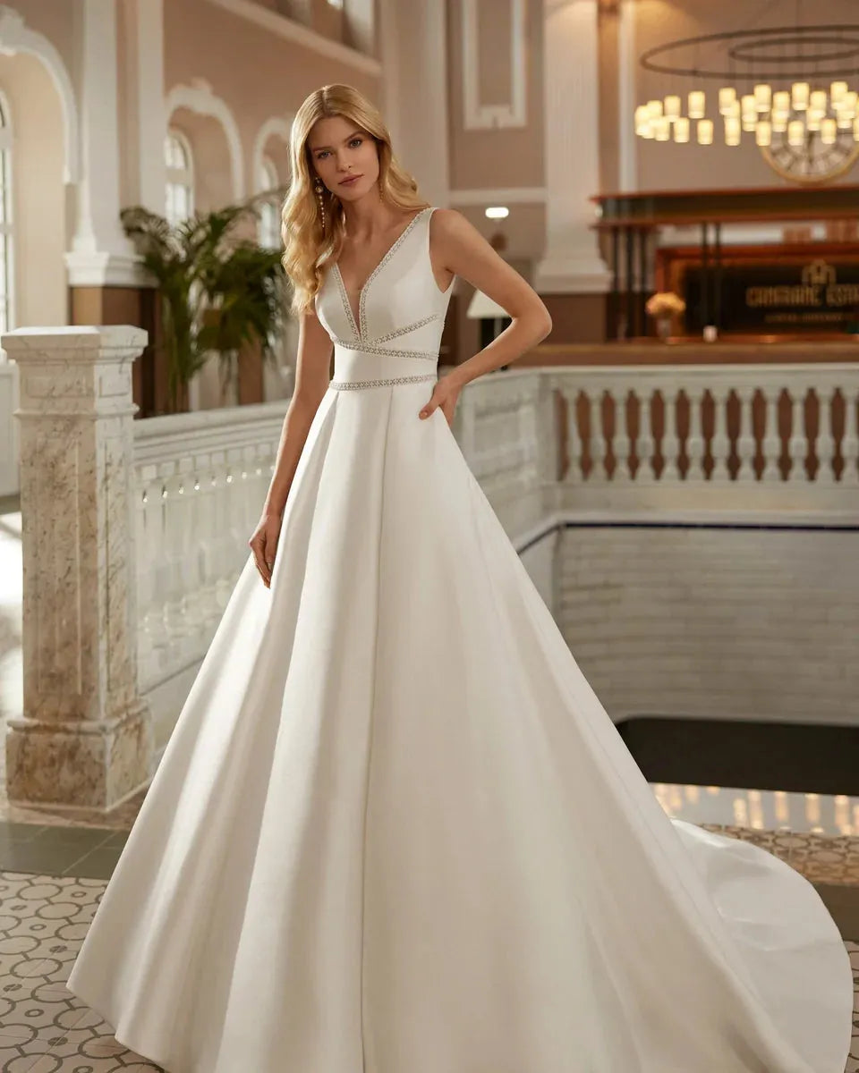 Modern White Princess Cut Wedding Dress with Classic Style Vestido De Novia Princess Bridal Gown Bow Satin Court Train Mermaid Satin Satin